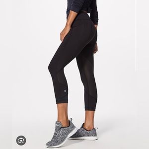 Lululemon Size 4 Black Leggings - Pace Rival Crop